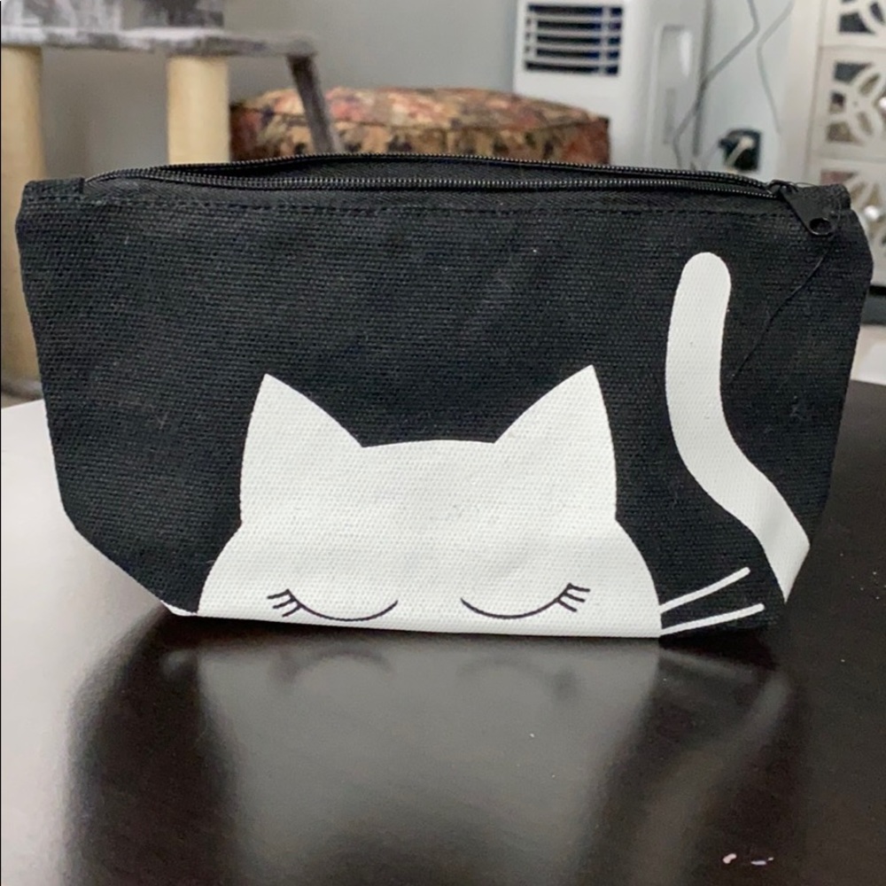 Cat cosmetic bag.